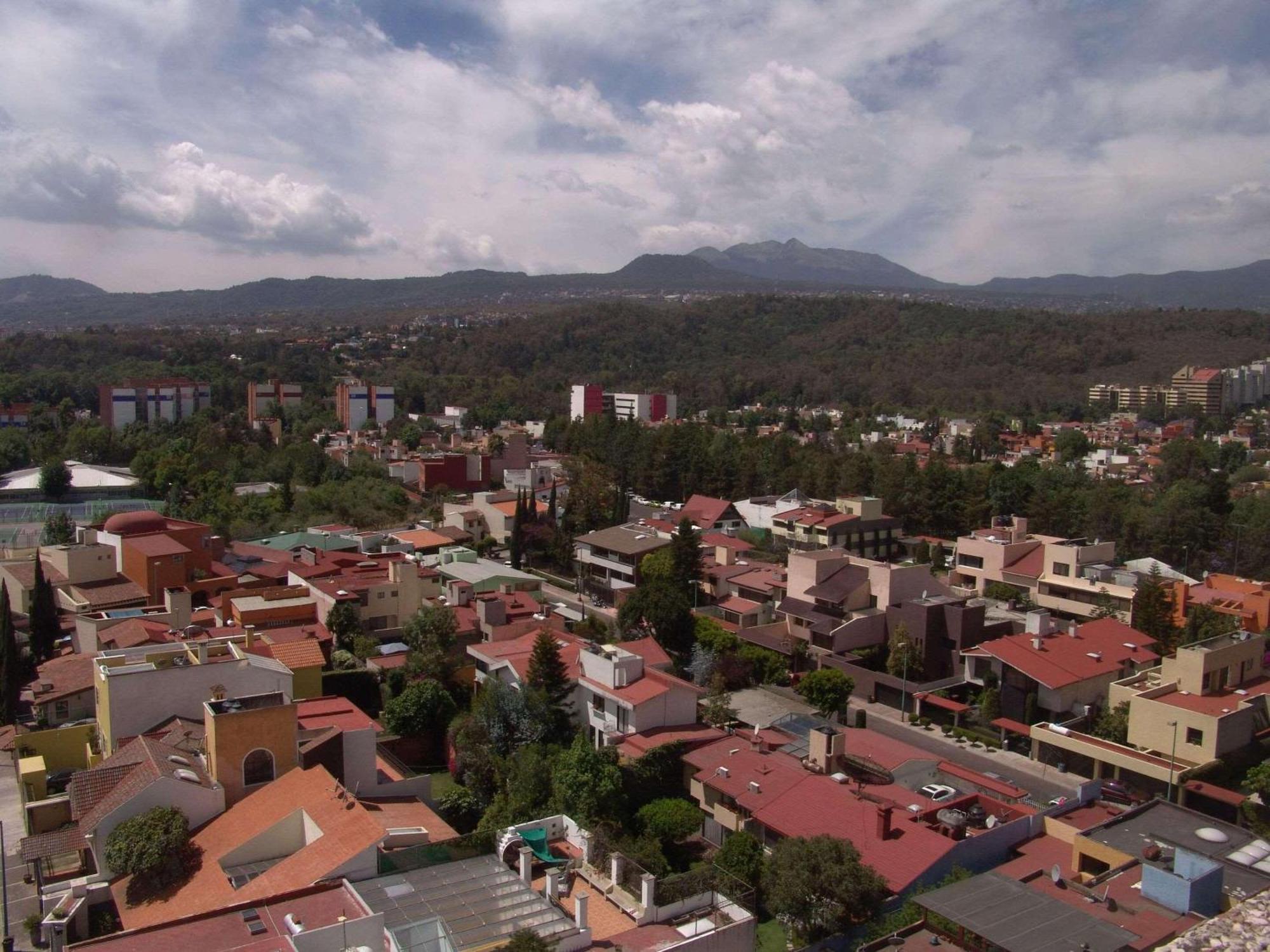 Radisson Paraiso Hotel Mexikóváros Kültér fotó View of San Cristóbal Ecatepec