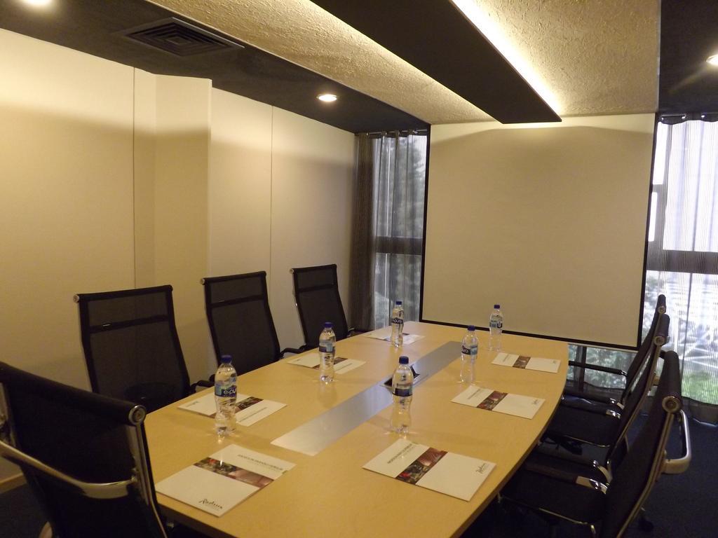 Radisson Paraiso Hotel Mexikóváros Kültér fotó Meeting room at the hotel