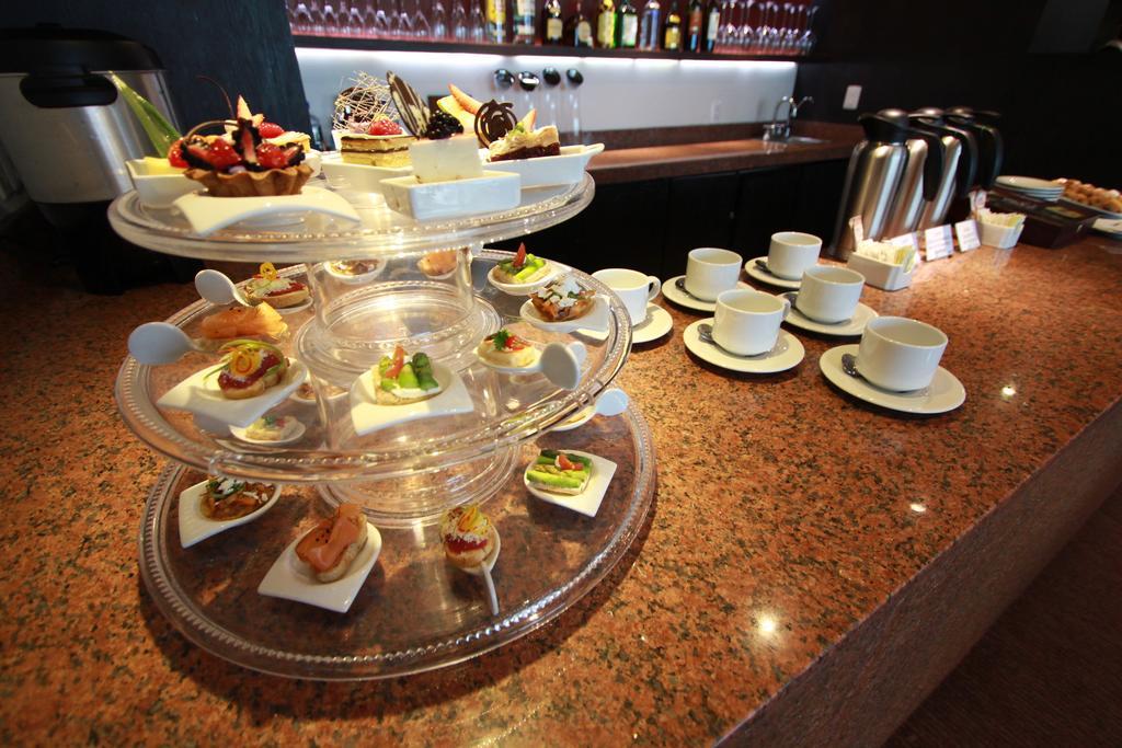 Radisson Paraiso Hotel Mexikóváros Kültér fotó Afternoon tea at the InterContinental Hotel, Berlin
